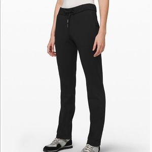 Lululemon On the Fly woven full length - size 10